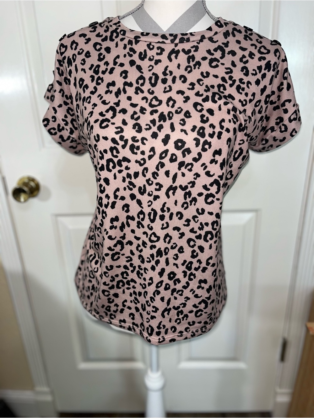 Women’s Leopard Print Short Sleeve Top - Pink